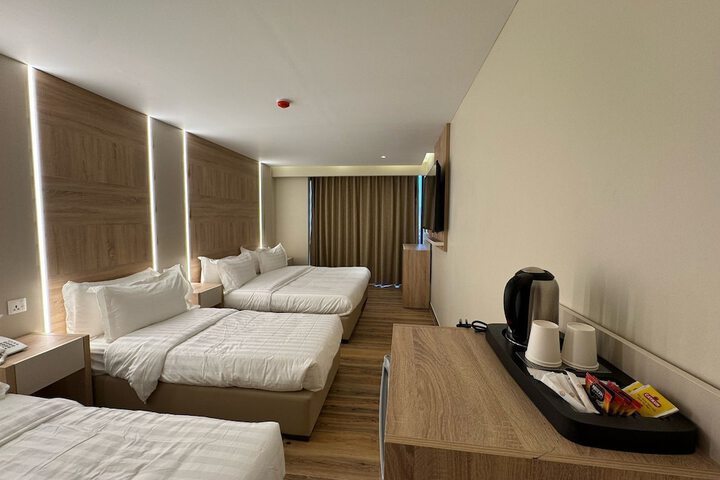 Room 13 of 25