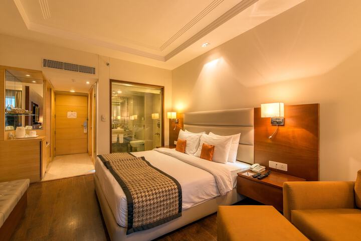 Room 9 of 52
