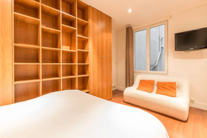 Room 95 of 189