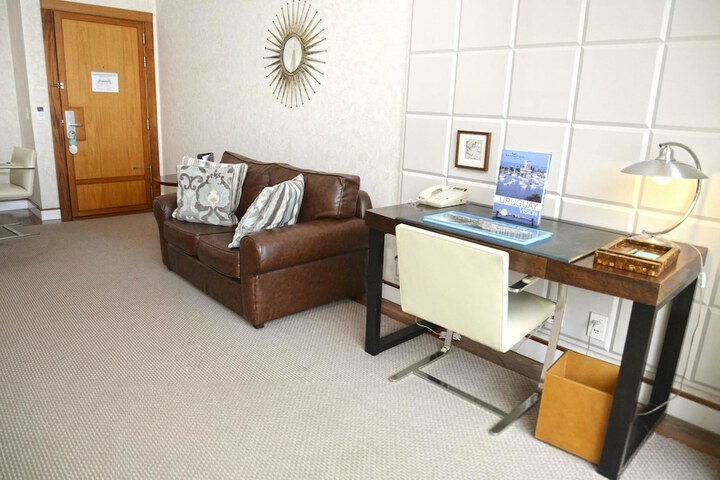 Room 30 of 135