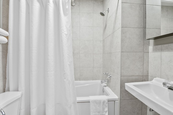 Room 26 of 54