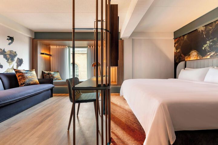 Room 43 of 219