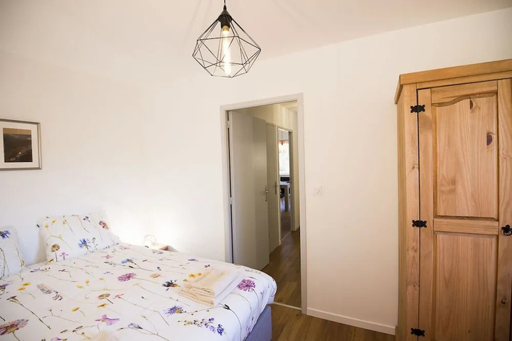 Room 6 of 22