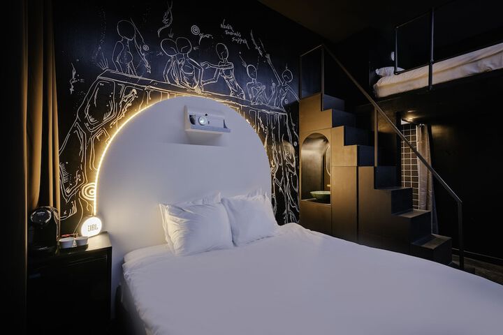 Room 5 of 81