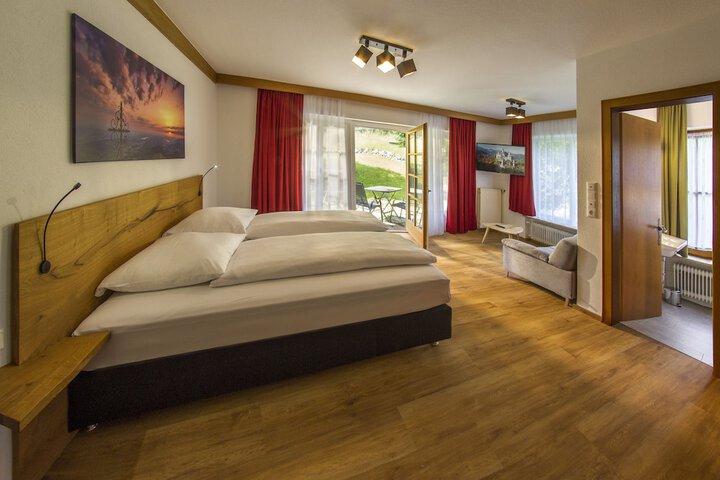 Room 2 of 42