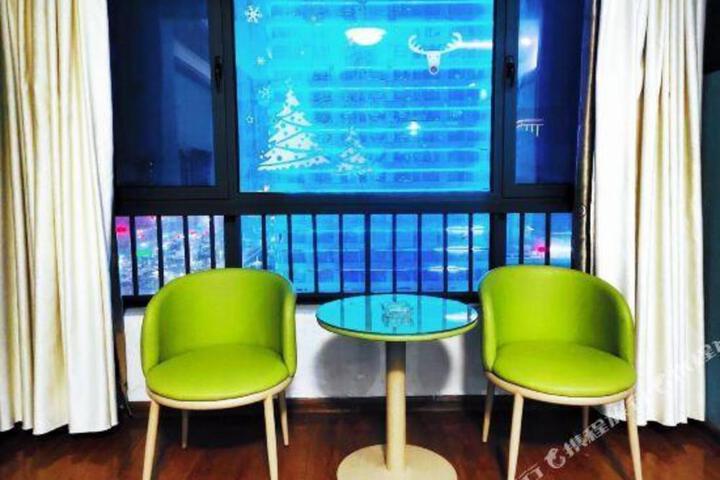 Yiyi Sentiment Apartment Hotel
