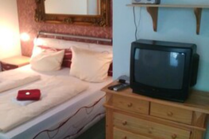 Room 34 of 43