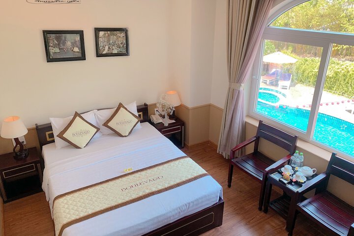 Room 25 of 68