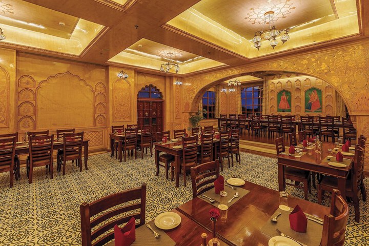 Dining 72 of 110