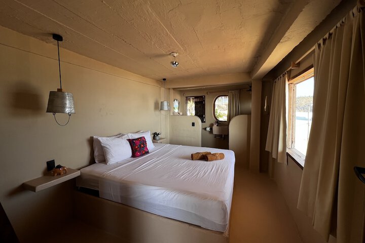 Room 3 of 80