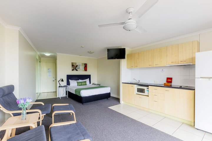 Room 2 of 36