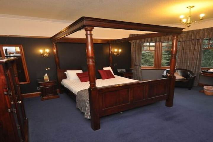 Room 7 of 14