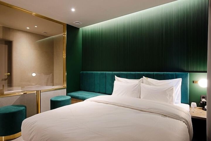 Room 47 of 74