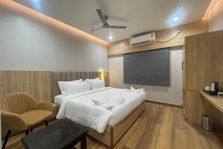 Room 12 of 21