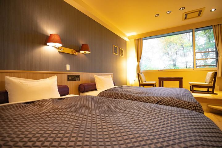 Room 10 of 74