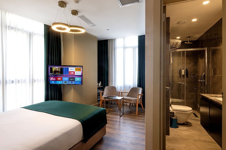 Room 13 of 64
