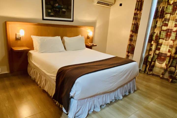 Room 12 of 110