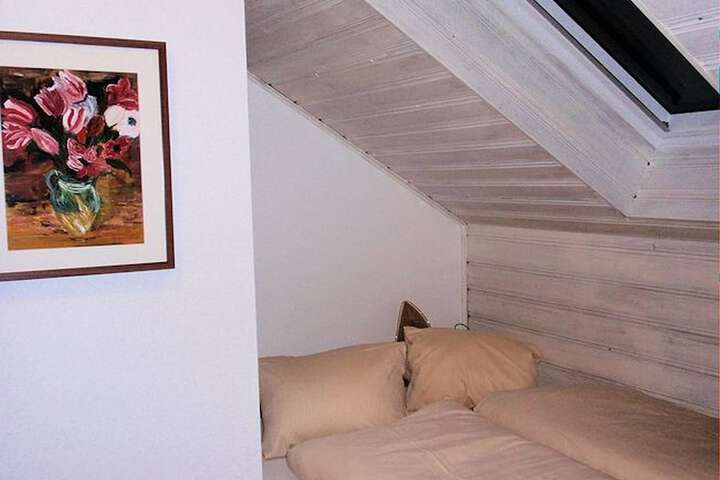 Room 5 of 28