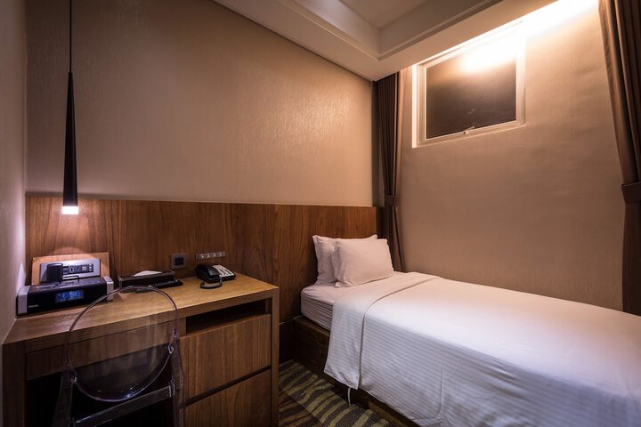 Room 30 of 87