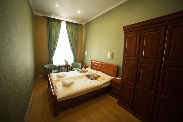 Room 18 of 35