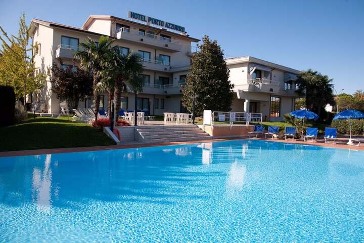 Pool Hotel