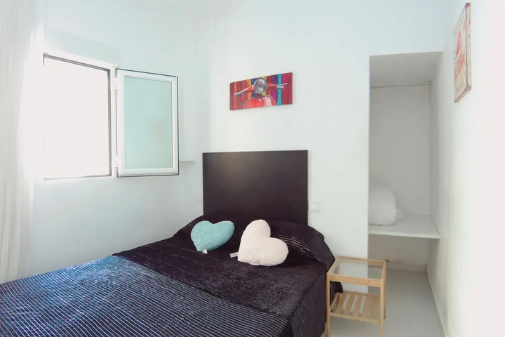 Room 9 of 17