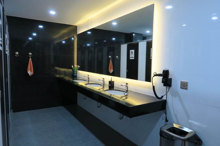 Room 53 of 74