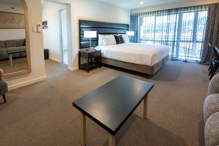Room 16 of 120