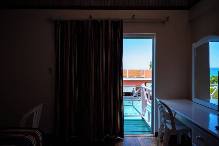 Room 23 of 61