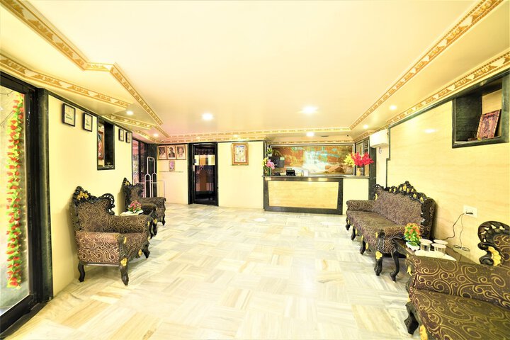 Entrance & Lobby