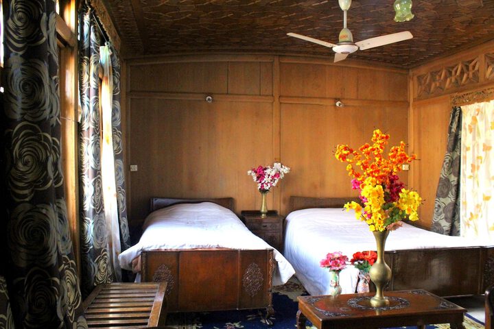 Appollo eleven group of houseboats in Srinagar