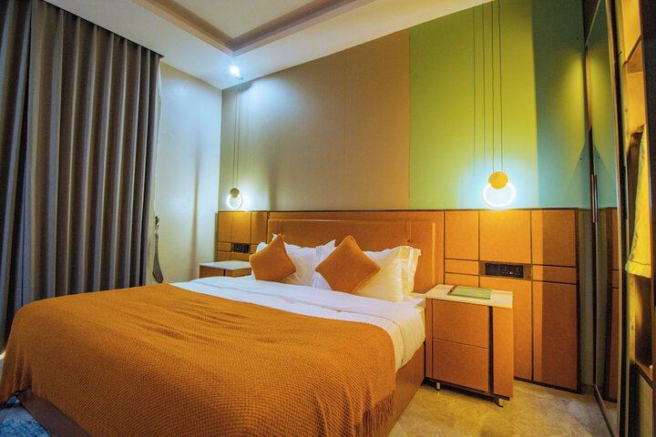 Room 27 of 139