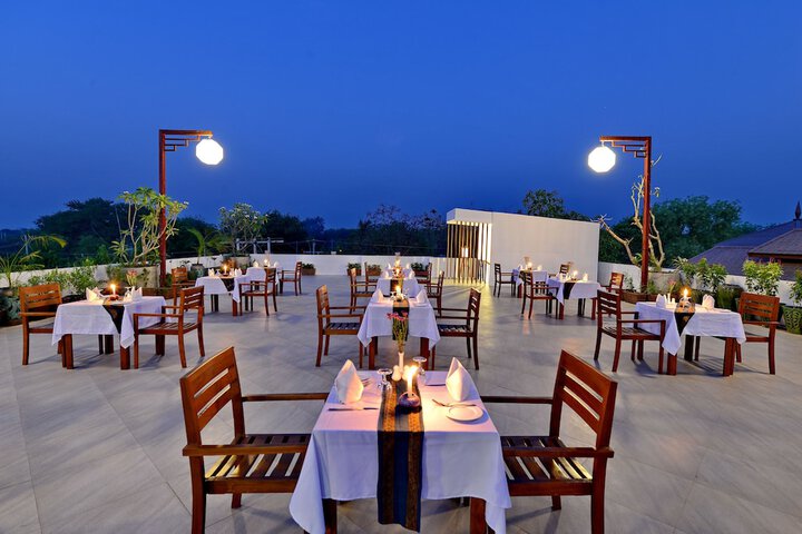 Dining 74 of 80