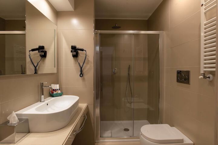 Room 41 of 62