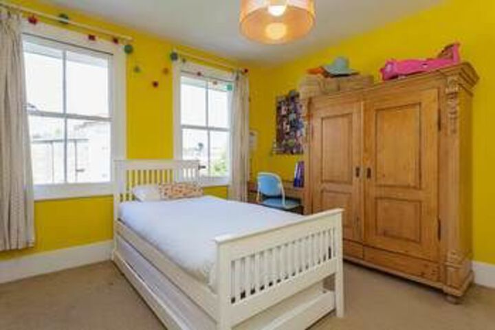 Room 10 of 28