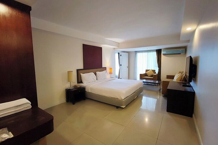 Room 34 of 59