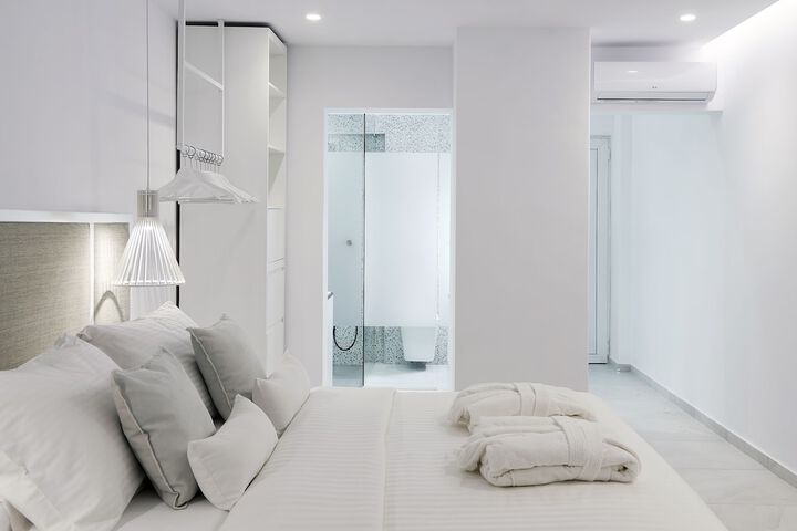 Room 16 of 165