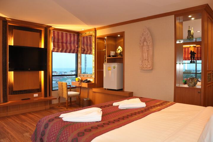 Room 45 of 83