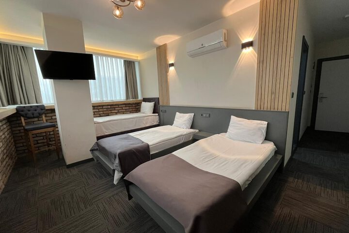 Room 7 of 15
