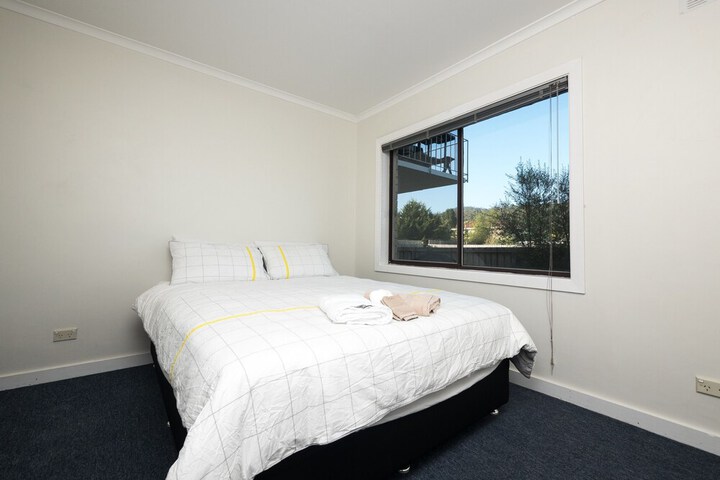 Room 5 of 12