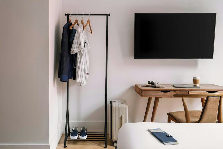 Room 25 of 47