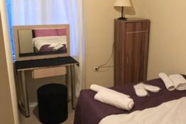 Room 9 of 26