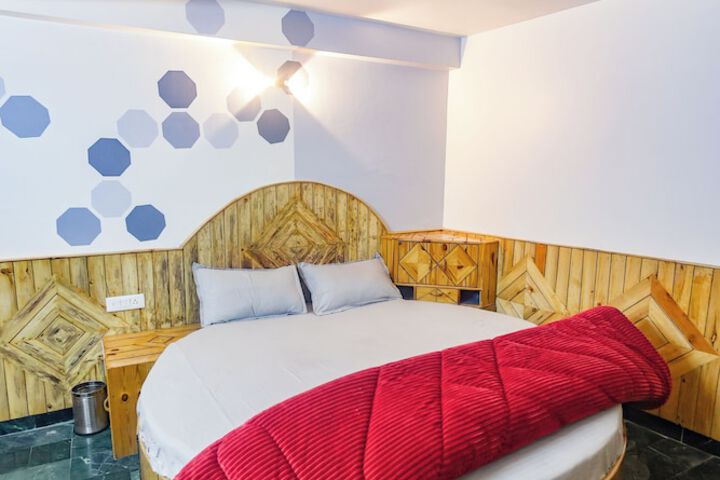 Room 3 of 40