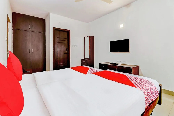Room 5 of 17
