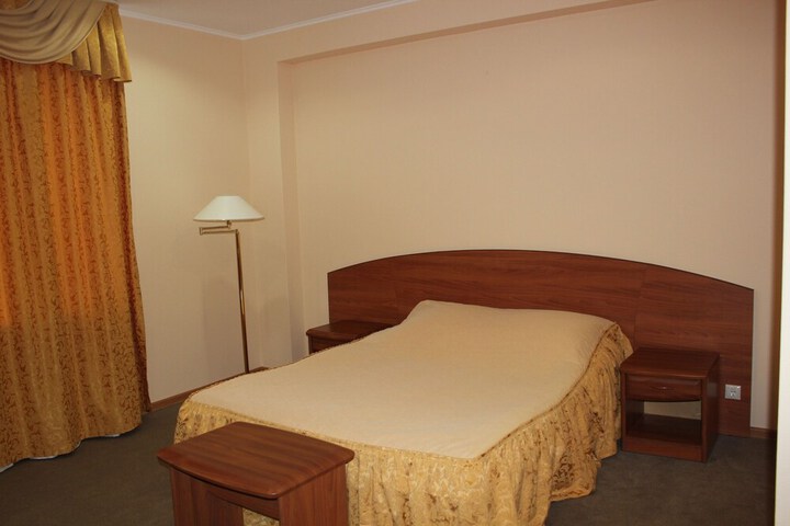 Room 15 of 108