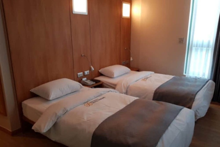 Room 5 of 52
