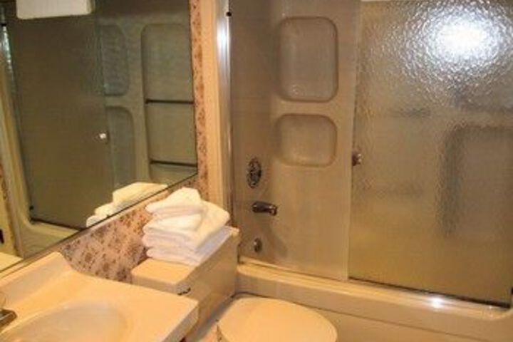 Room 4 of 49