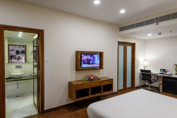 Room 32 of 101