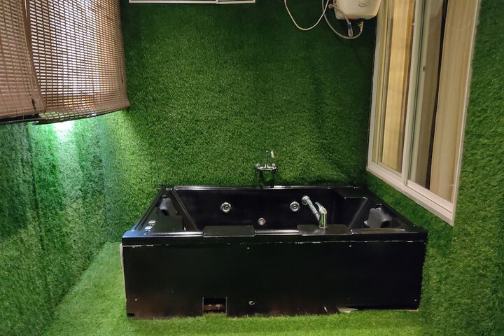 Hot Tub 46 of 74