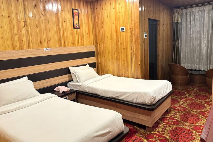 Room 9 of 34